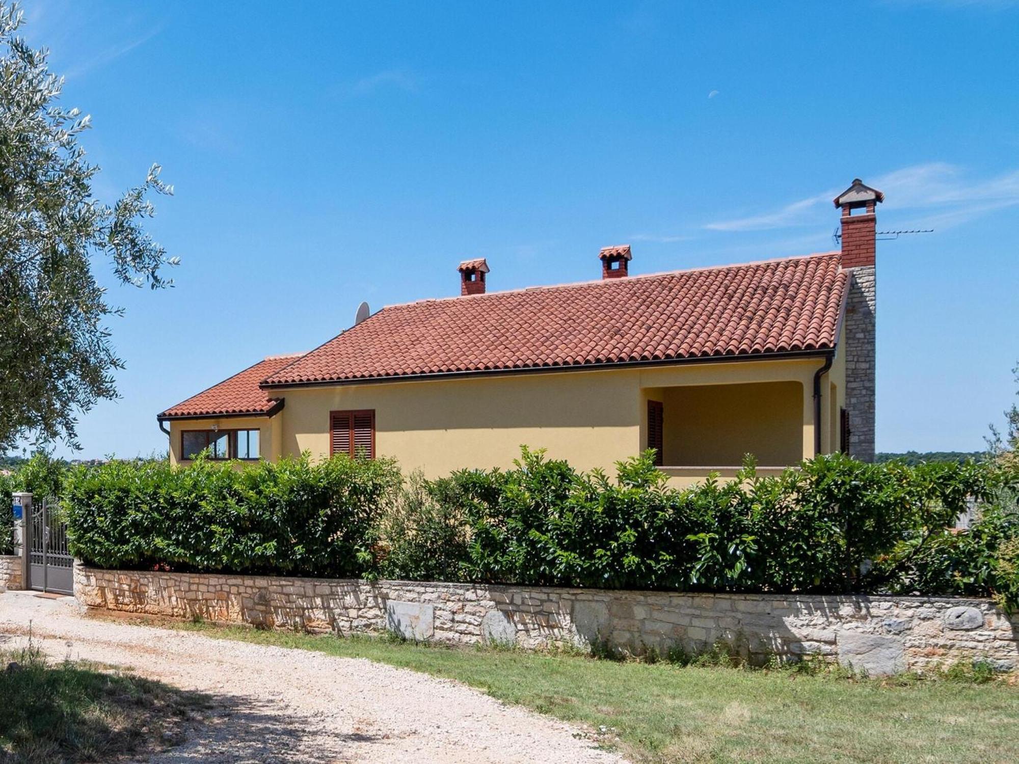 Secluded Apartment In Pore With Garden Poreč Exteriör bild